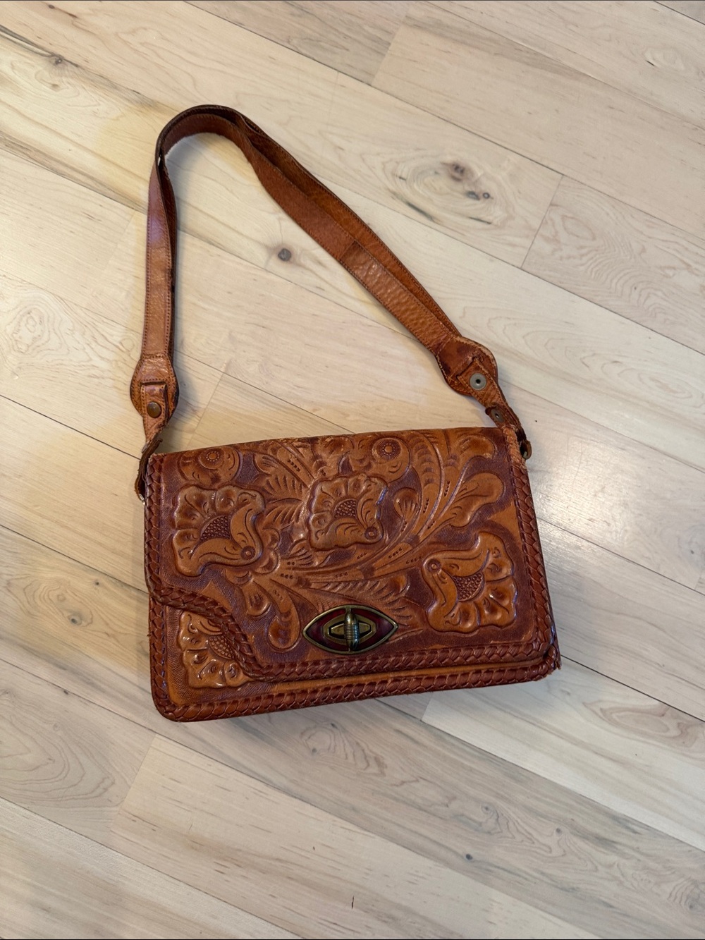 Vintage Tooled Leather Handbag Purse Bag Southwestern Turn lock Clasp-Boho-Read
